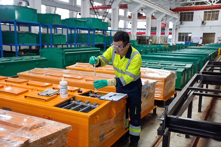 [Technical Guide] Battery Electric Locomotive Discharging Operations: Three Core Precautions & Maintenance Protocols